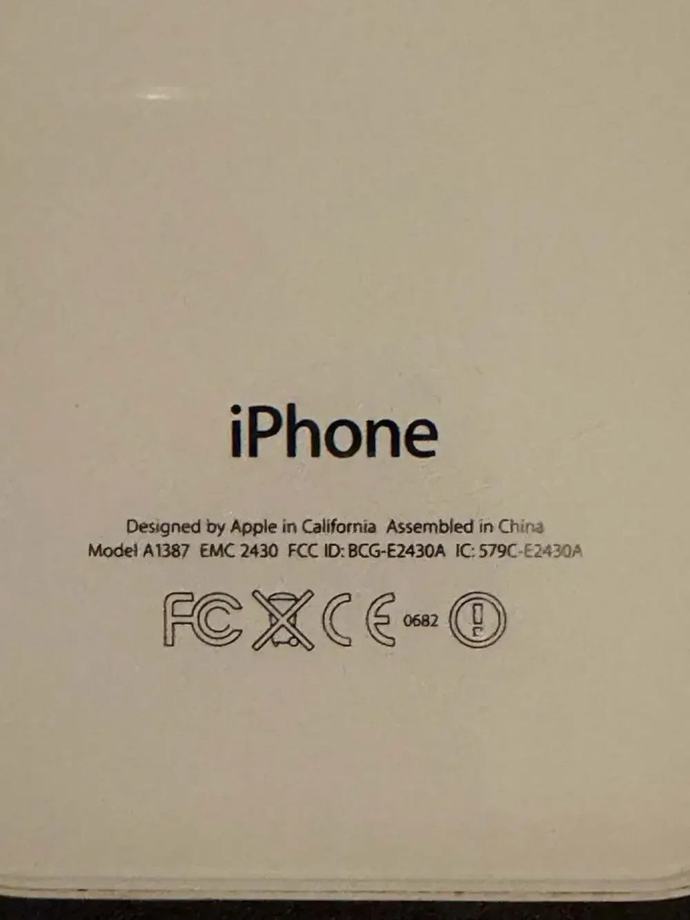 Apple iPhone 4S Model A1387 White Smartphone LOCKED to owner